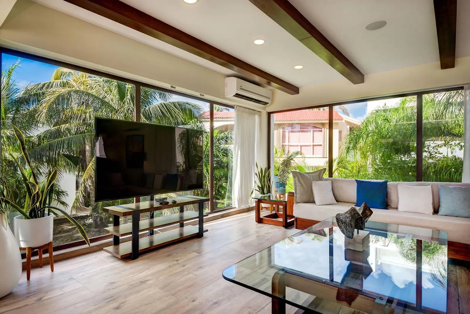 Sixteen Bedrooms Villa In بلايا ديل كارمن المكسيك