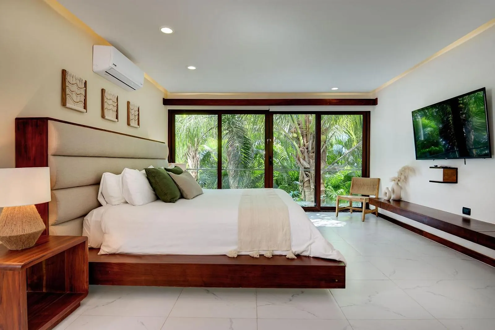 Sixteen Bedrooms Villa In Playa Del Carmen 0*,  Mexiko