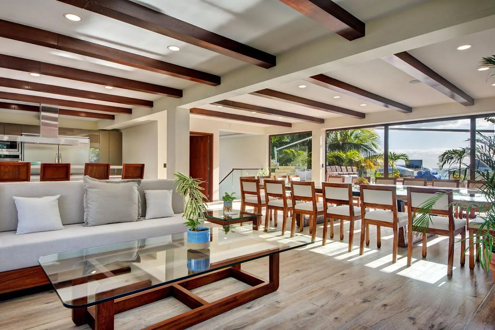 Sixteen Bedrooms Villa In Playa Del Carmen