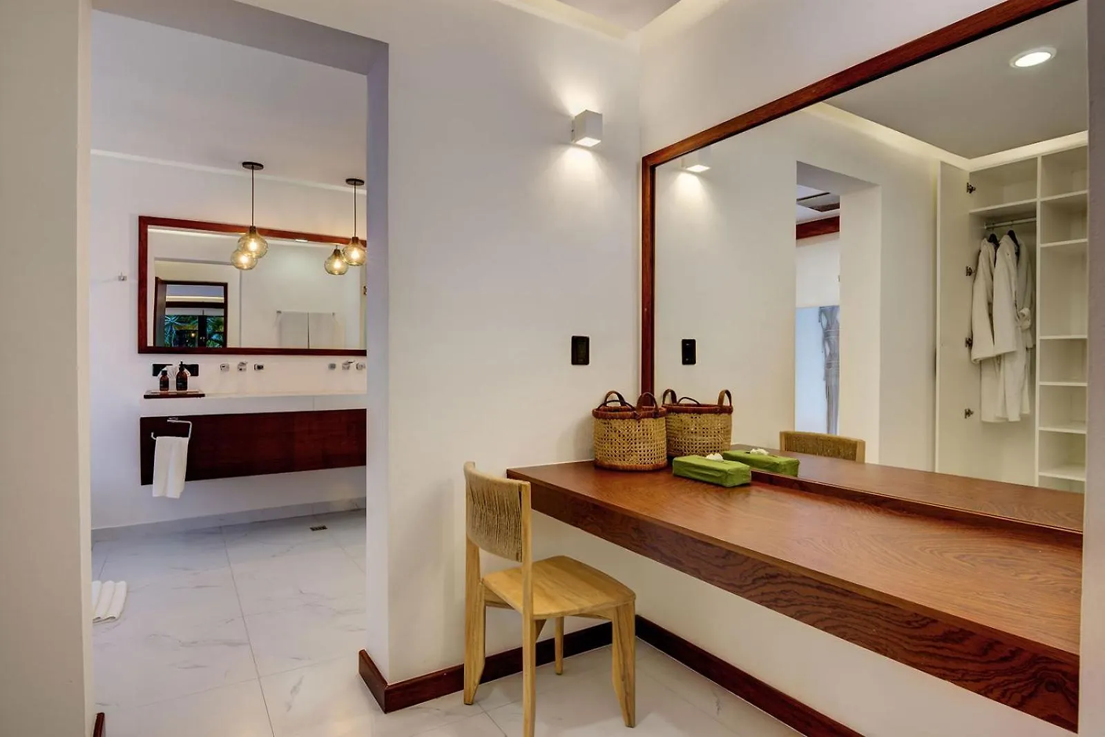 Sixteen Bedrooms Villa In Playa Del Carmen Mexiko