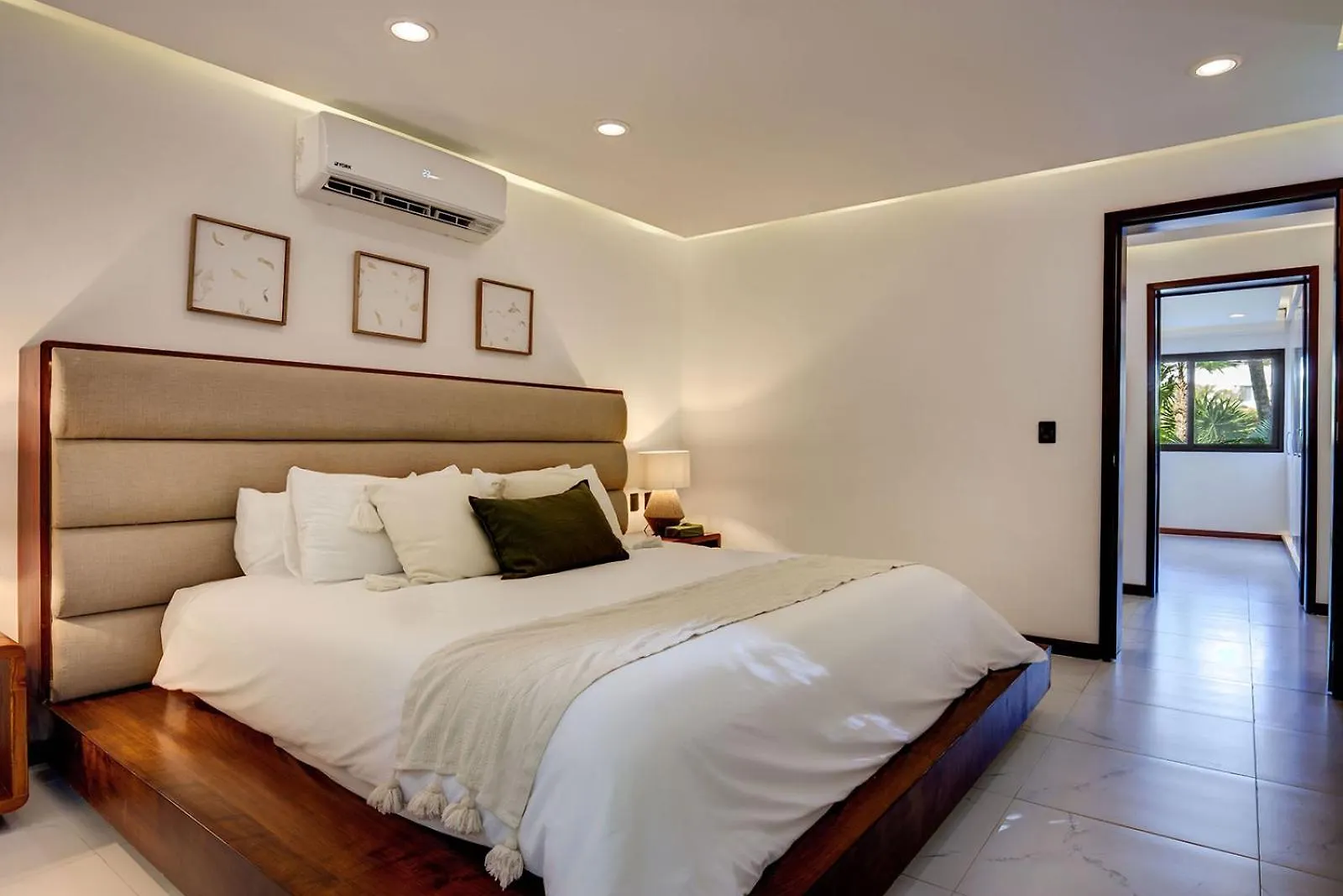 Sixteen Bedrooms Villa In Playa Del Carmen Mexiko